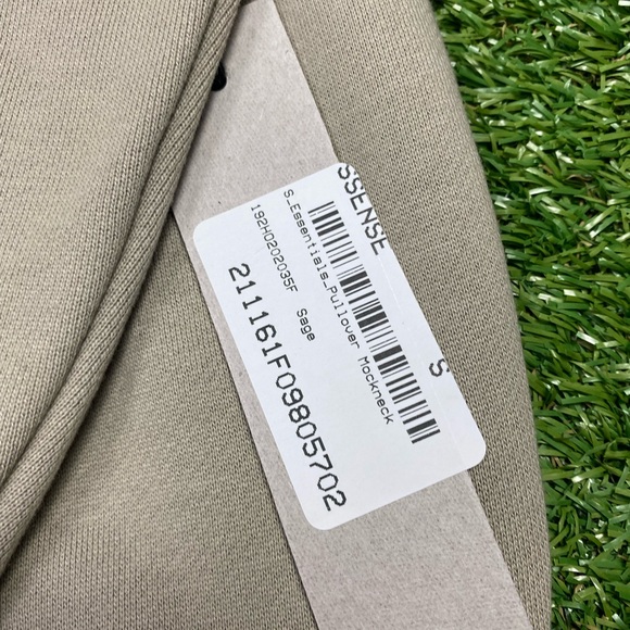 New w/ tags women’s 2021 fear of god essentials mock neck pullover in Sage - Picture 3 of 4